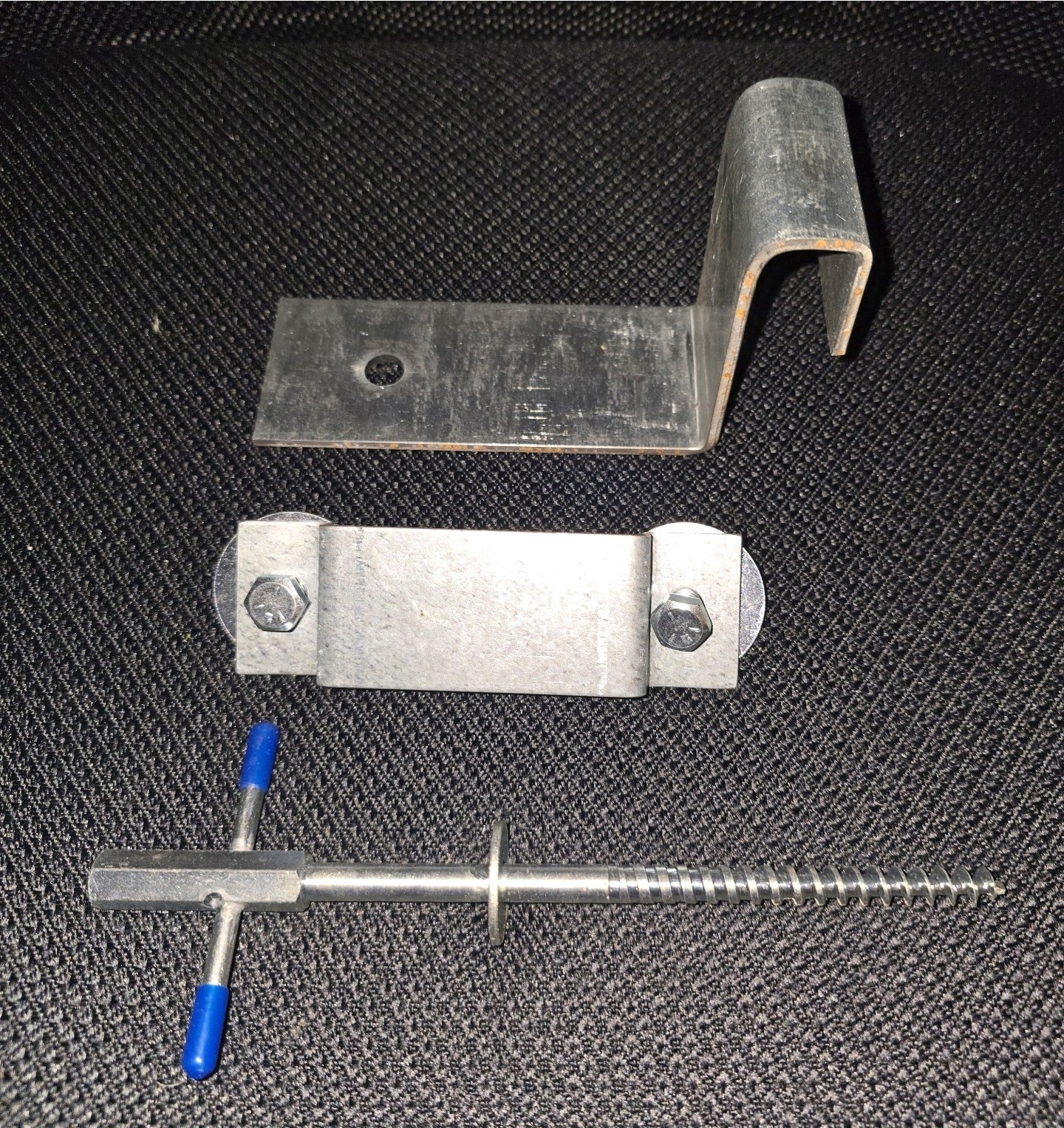 1× 3″ Anchor + 1× Ice Screw